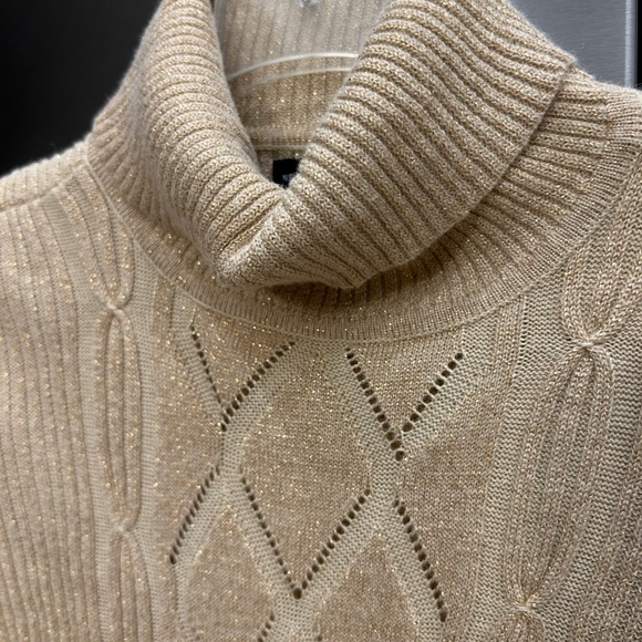 Gold turtle neck - Picture 2 of 5